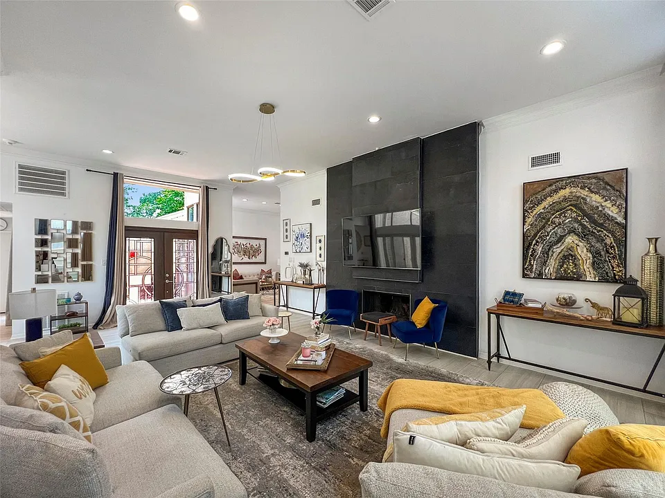 2358 Binley Dr