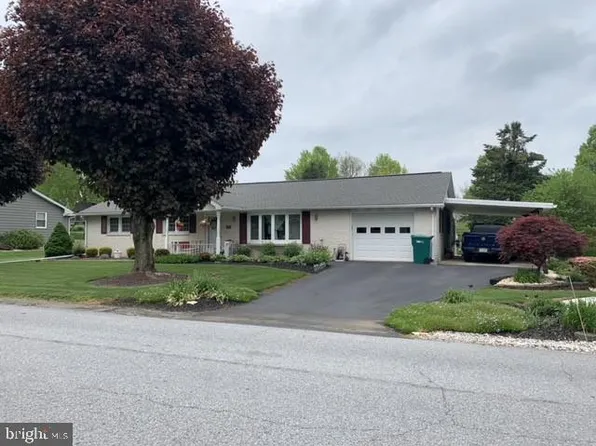 20 Shirley Ln, Boiling Springs, PA 17007