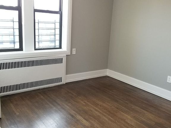 3rd image of 75 E 21st St APT 2D