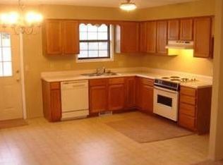 104 Maple St, Clever, MO 65631