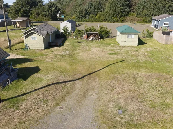 51 Fifth Street, Moclips, WA 98562