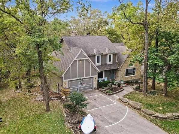 8228 NW Weatherby Dr, Weatherby Lake, MO 64152