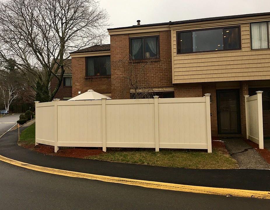 1st image of 38 Greenbrook Dr