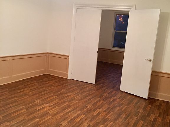 2nd image of 2841 Steinway St #2