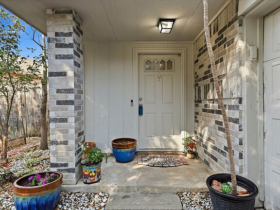 2nd image of 2532 Winding Rd