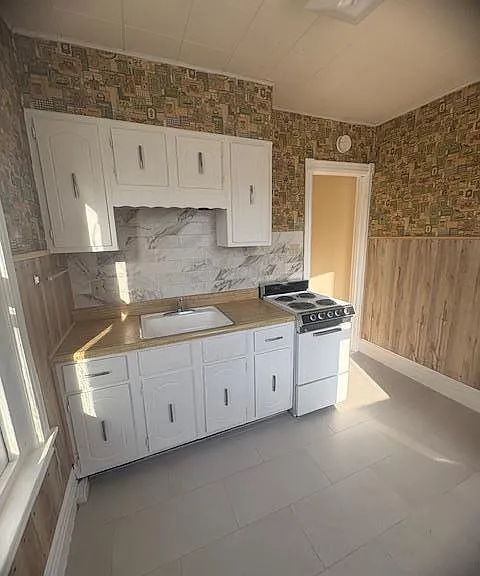 229 N West St #2 — Photo 3