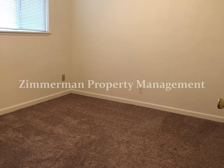 2727 Gateway St #35 — Photo 7