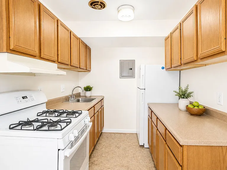 Hancock Apartments — Photo 2