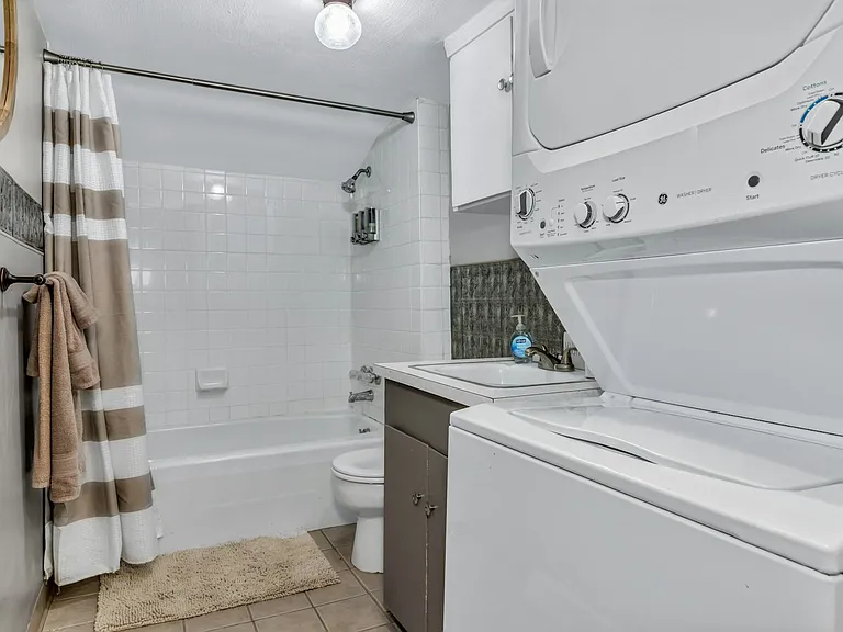 120 Fountain Way — Photo 18
