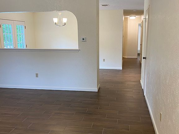 2nd image of 1401 Lifford Ct