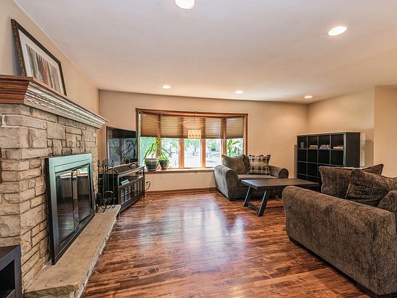 4th image of 968 Dublin Dr