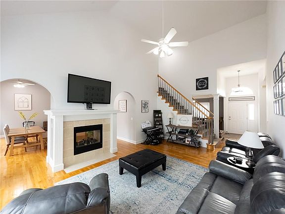 5th image of 6008 Woodland Ave