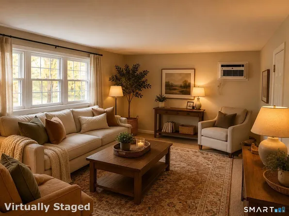 92 Founders Village #92, Clinton, CT 06413