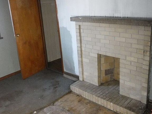 5th image of 7 Short Ave