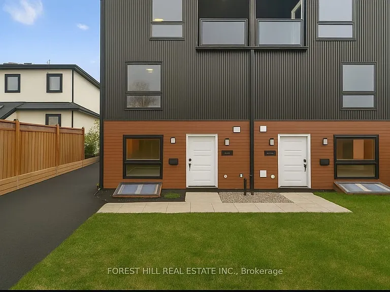 12 Smallwood Dr #B — Photo 1