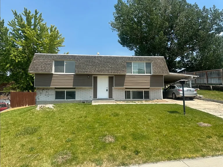10465 S Larkspur Dr — Photo 2