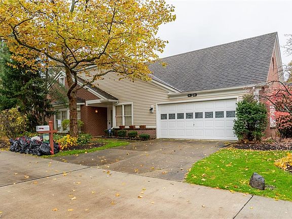 2nd image of 805 Windrush Dr APT A1