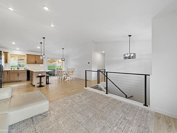 4th image of 5908 N Vista Grande Dr