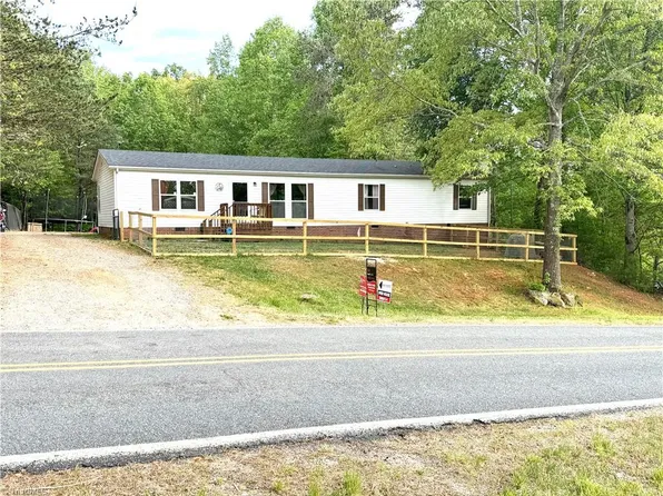 929 Brookhaven Rd, Statesville, NC 28625