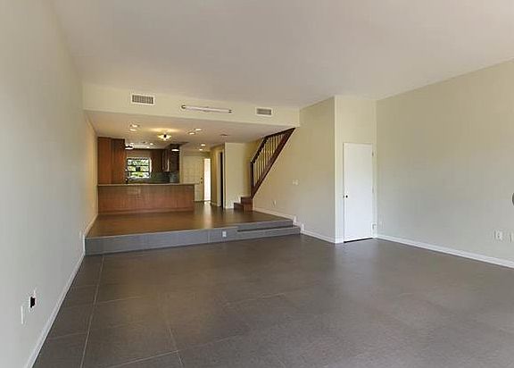 5th image of 1428 NE 105th St