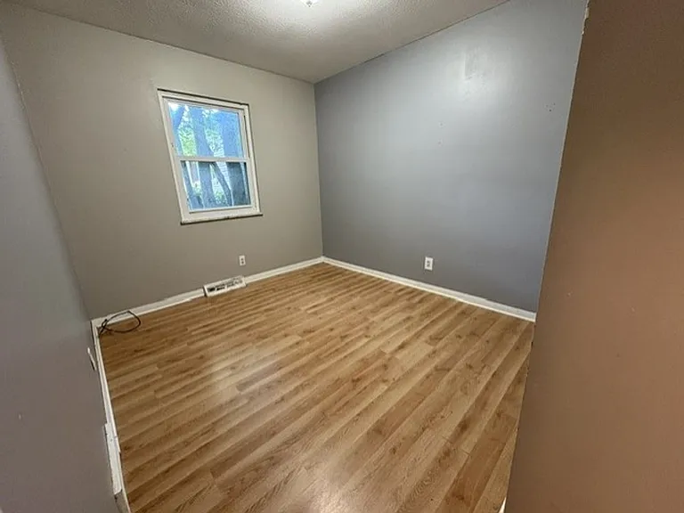 1382 Bellevue Ave — Photo 7