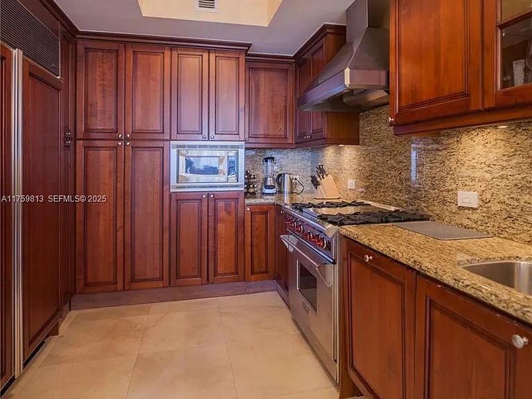 17875 Collins Ave #4302 — Photo 4