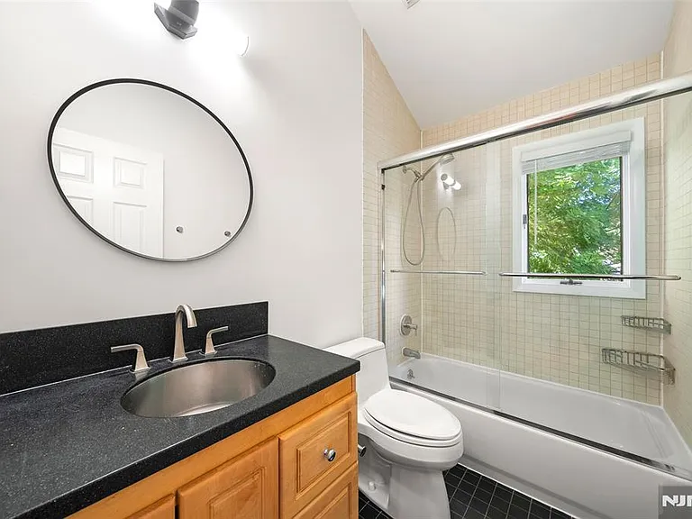 408 Dogwood Ct — Photo 30