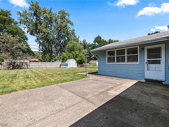 3rd image of 9298 Newkirk Dr