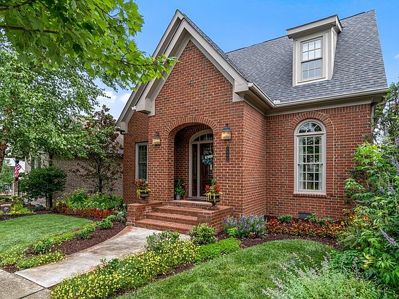 2nd image of 2980 Americus Dr
