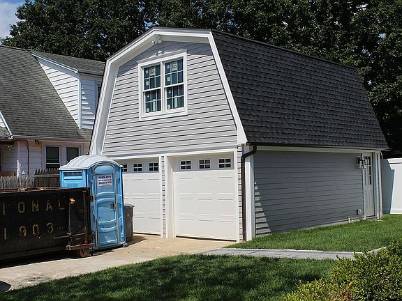 Detached Garage