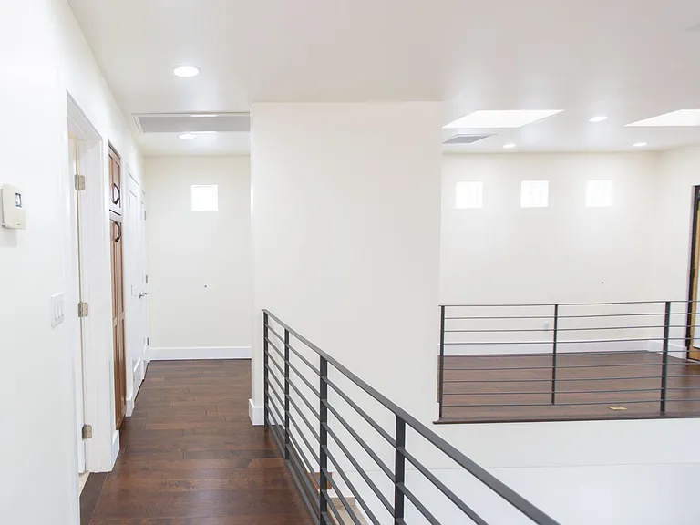 1300 W 5th St #1009 — Photo 11
