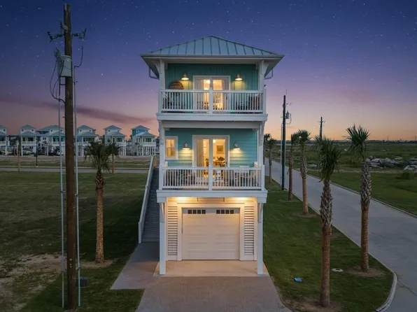 683 Seaside Dr, Crystal Beach, TX 77650