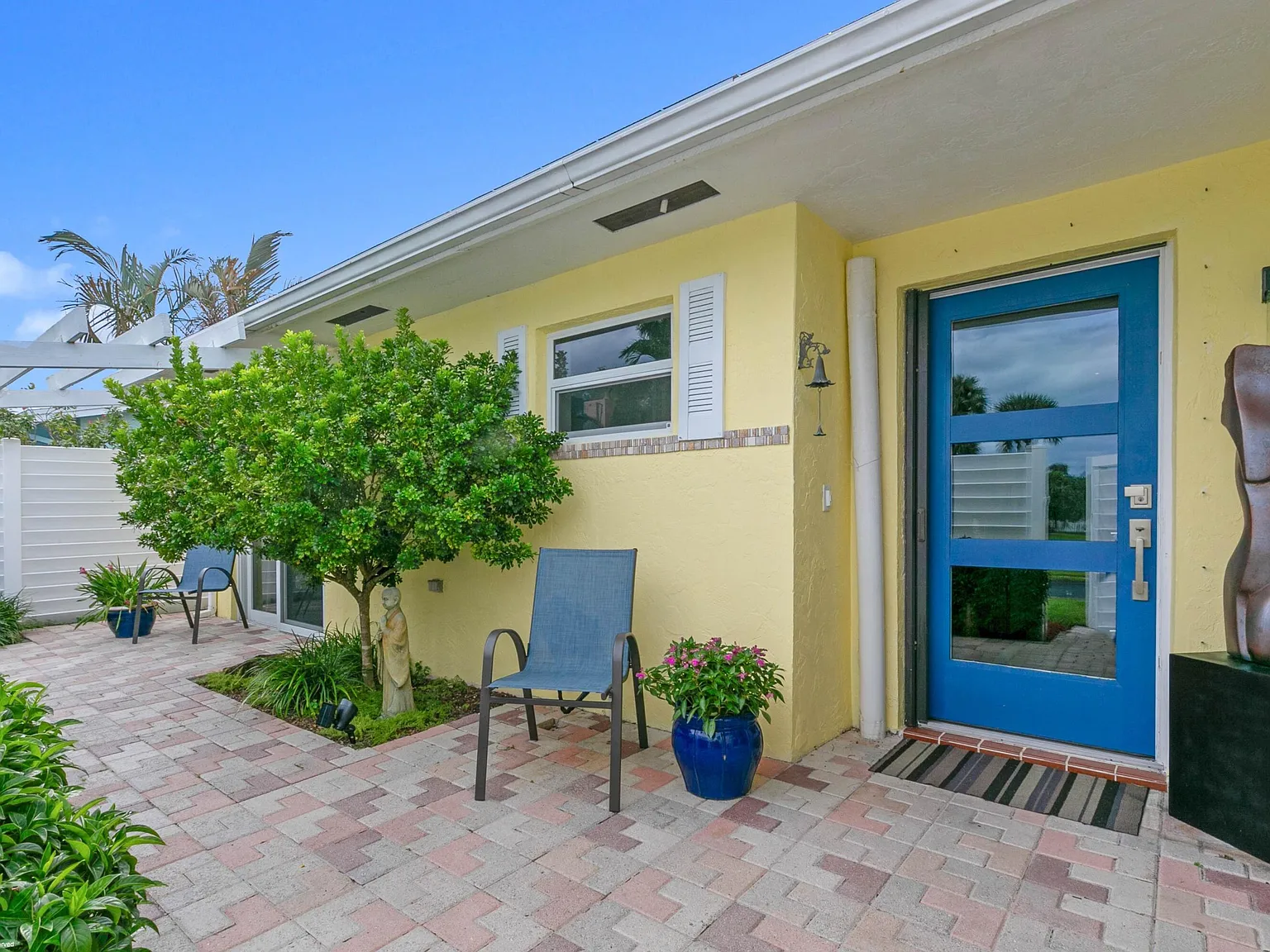 2 bed, 2.0 bath, 1743 sqft, $3,800 — Photo 3