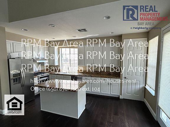 4th image of 250 Biarritz Ct