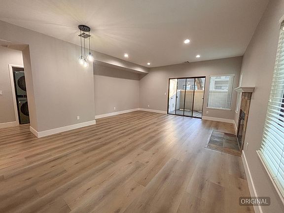 5th image of 450 Pine Ridge Dr