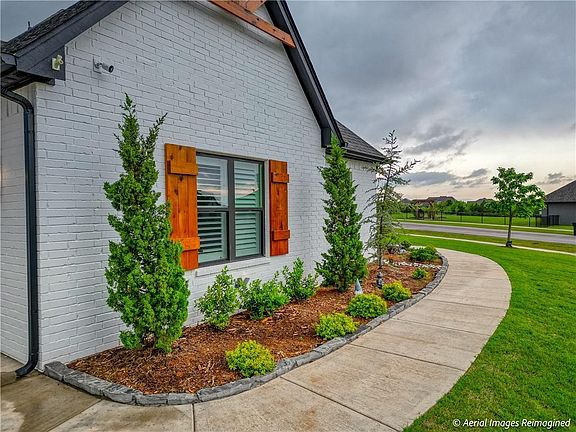 5th image of 1000 Villaverde Cir