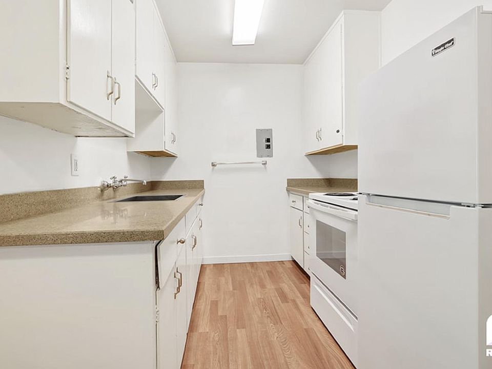 1st image of 420 S 3rd St #26