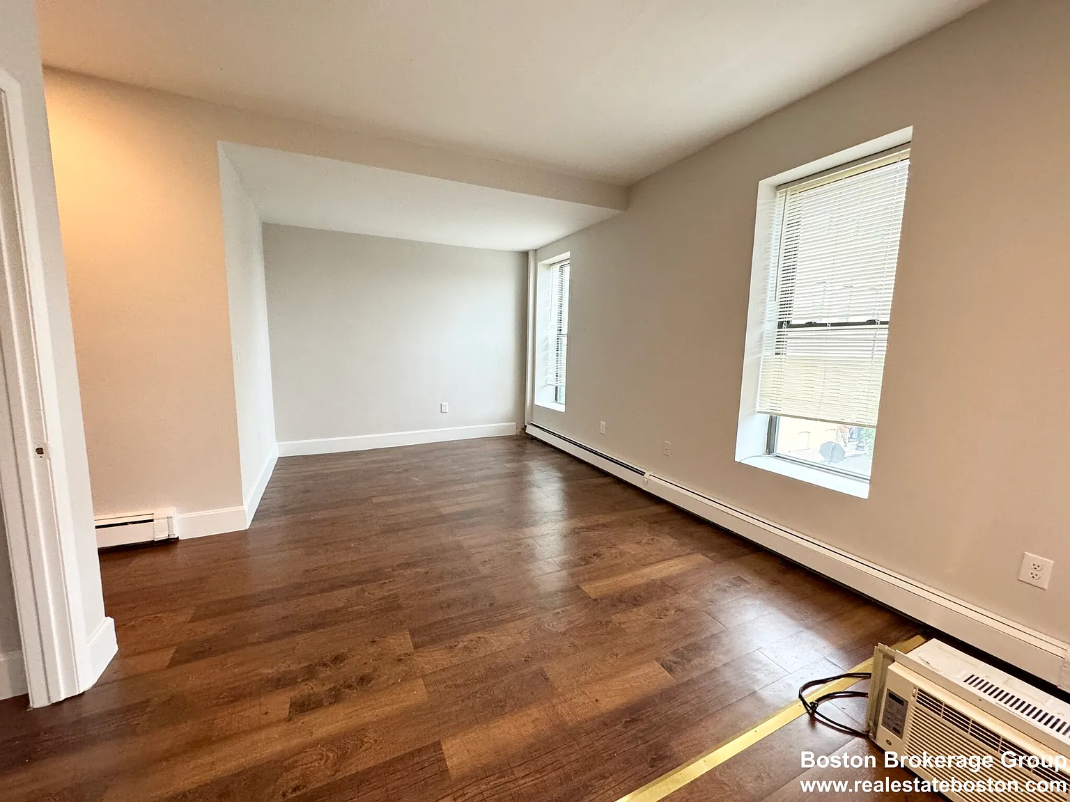 2 bed, 1.0 bath, $3,200 — Photo 3