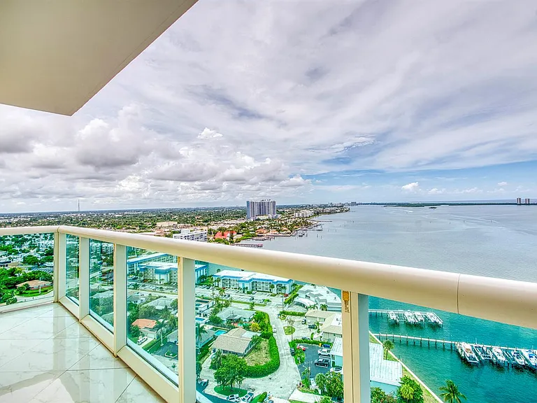 2650 Lake Shore Dr #2303 — Photo 12