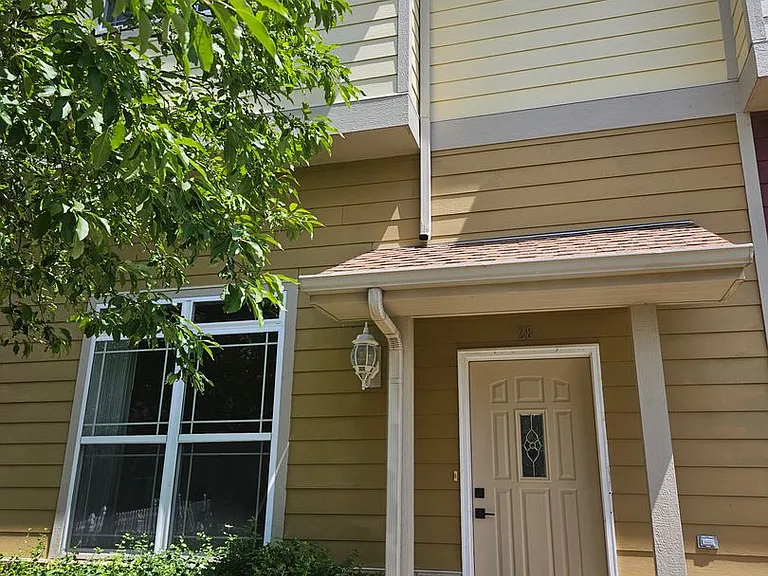 28 Fuller Cir — Photo 1