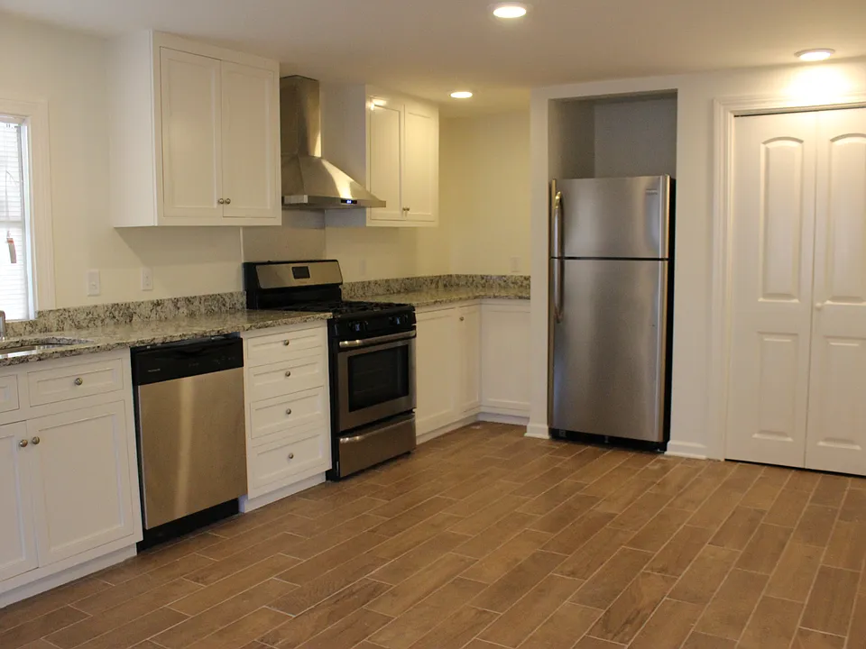 3710 1/2 Bauvais St