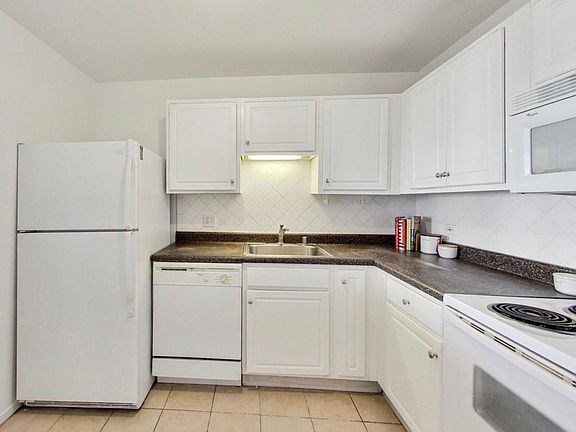 5th image of 11 E Ontario St #2219