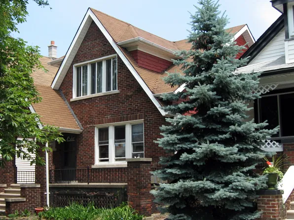 12038 Klinger St, Hamtramck, MI 48212