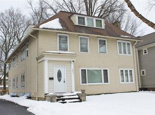 12937 Cedar Rd, Cleveland, OH 44118