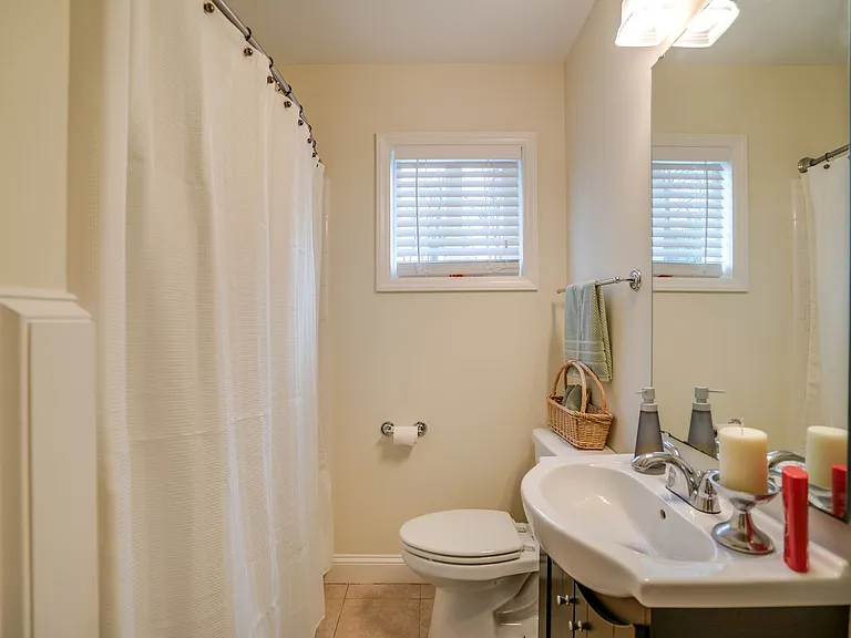 1104 N Greensboro St — Photo 29