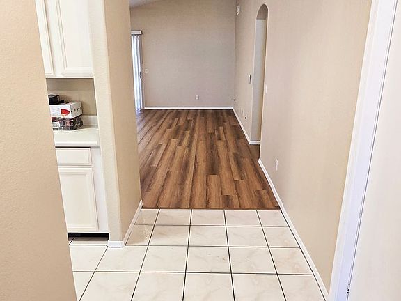 4th image of 697 W Golden St