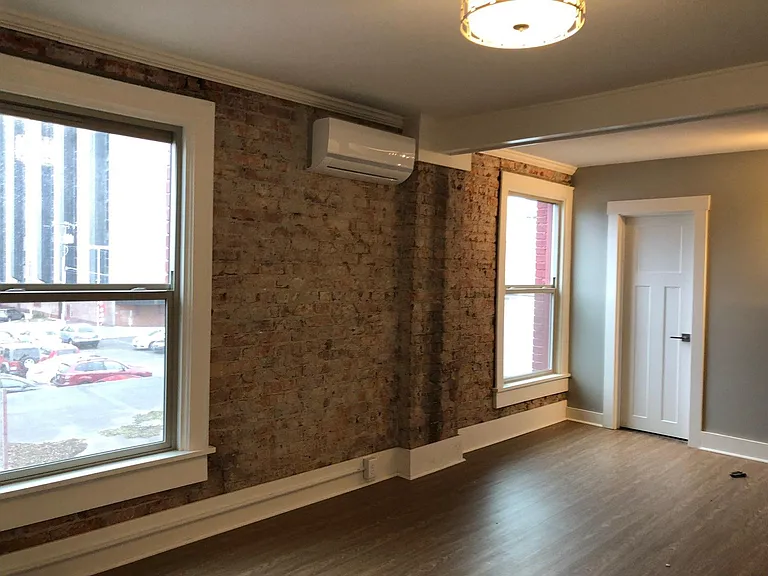 410 W 3rd Ave #307 — Photo 2