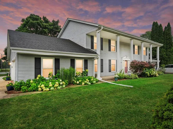 6840 Enge DRIVE #6842, West Bend, WI 53090