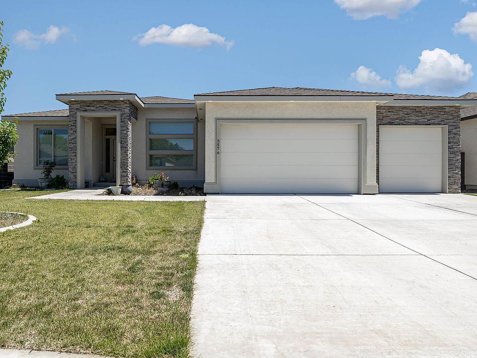1st image of 3576 Curtis Dr