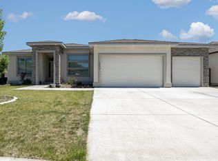3576 Curtis Dr, West Richland, WA 99353